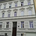 Aton Hotel 3*