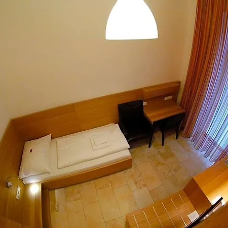 Отель Aton 3*